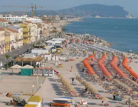 - Prima Fila Mare Apartment *